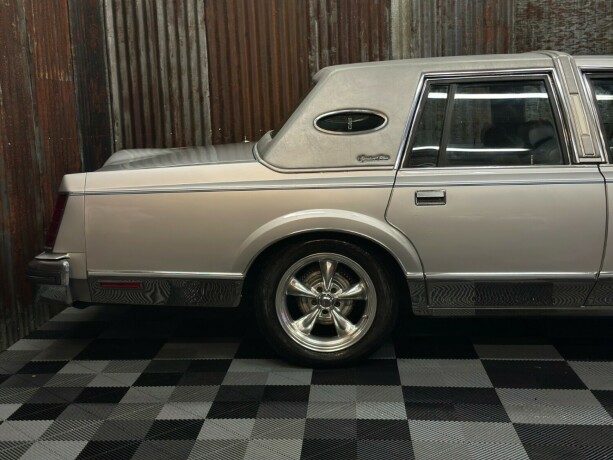 lincoln-continental-bensin-1983-big-4