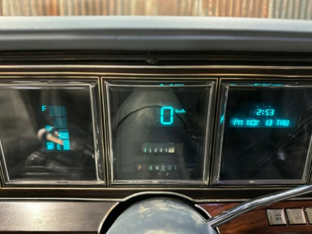 lincoln-continental-bensin-1983-big-23