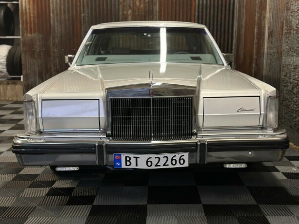 lincoln-continental-bensin-1983-big-8