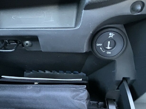 nissan-micra-bensin-2014-big-11