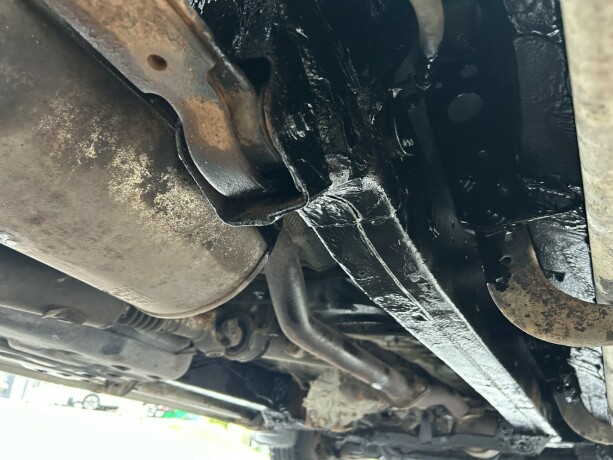 toyota-hilux-diesel-2013-big-26