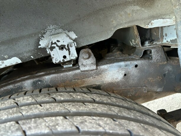 toyota-hilux-diesel-2013-big-23