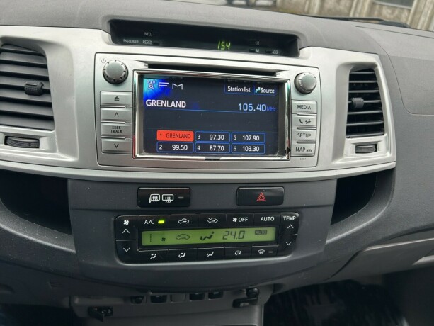 toyota-hilux-diesel-2013-big-16