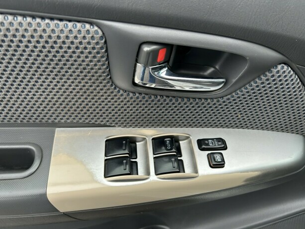 toyota-hilux-diesel-2013-big-11