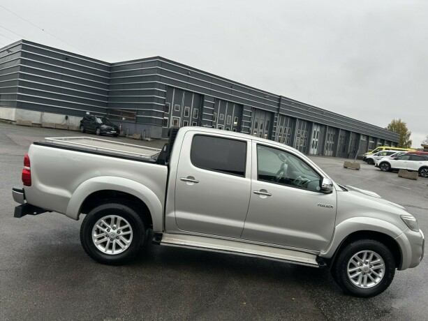 toyota-hilux-diesel-2013-big-7