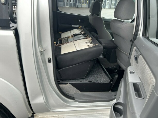 toyota-hilux-diesel-2013-big-8