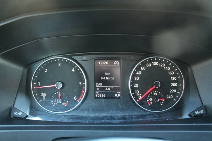 volkswagen-transporter-diesel-2019-big-15