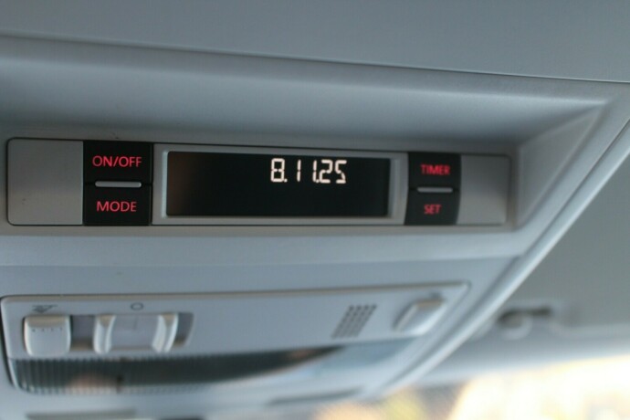 volkswagen-transporter-diesel-2019-big-16