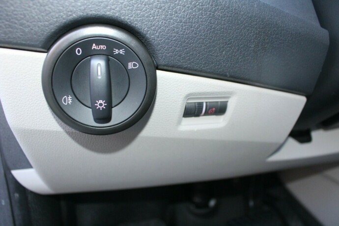 volkswagen-transporter-diesel-2019-big-14