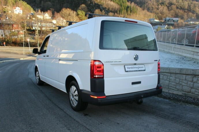 volkswagen-transporter-diesel-2019-big-5