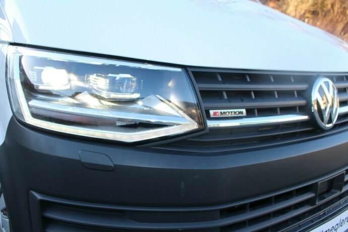 volkswagen-transporter-diesel-2019-big-1