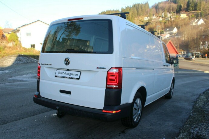 volkswagen-transporter-diesel-2019-big-9