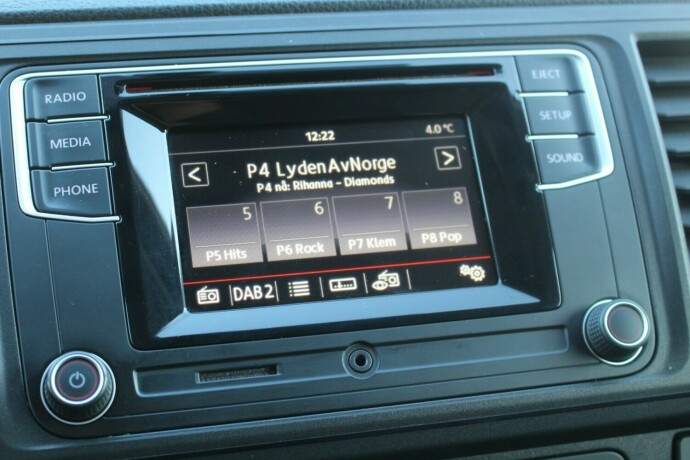 volkswagen-transporter-diesel-2019-big-22