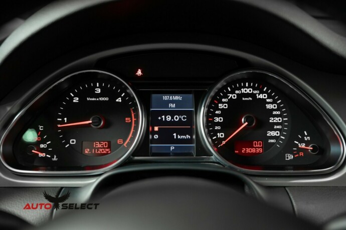 audi-q7-diesel-2010-big-40