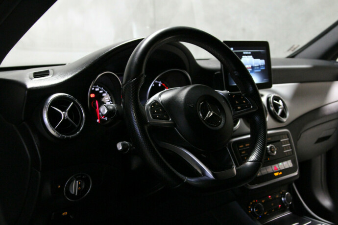 mercedes-benz-cla-bensin-2018-big-13