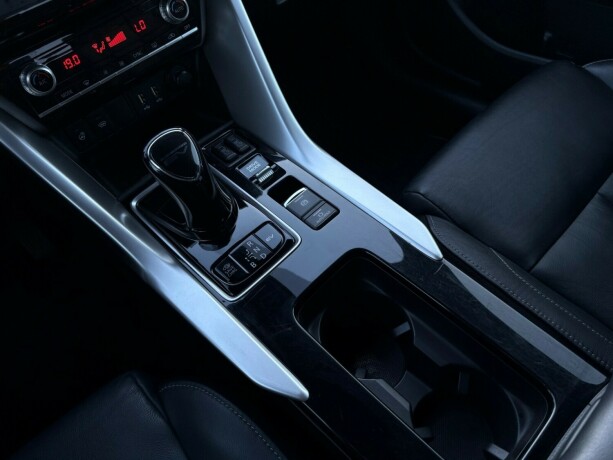 mitsubishi-eclipse-cross-elektrisitetbensin-2022-big-22