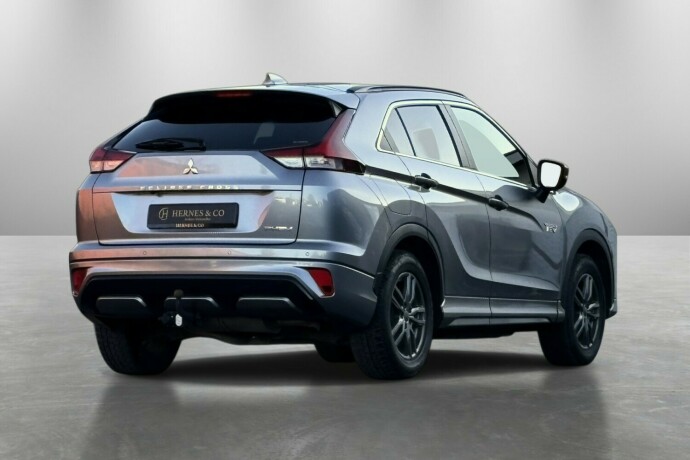 mitsubishi-eclipse-cross-elektrisitetbensin-2022-big-5