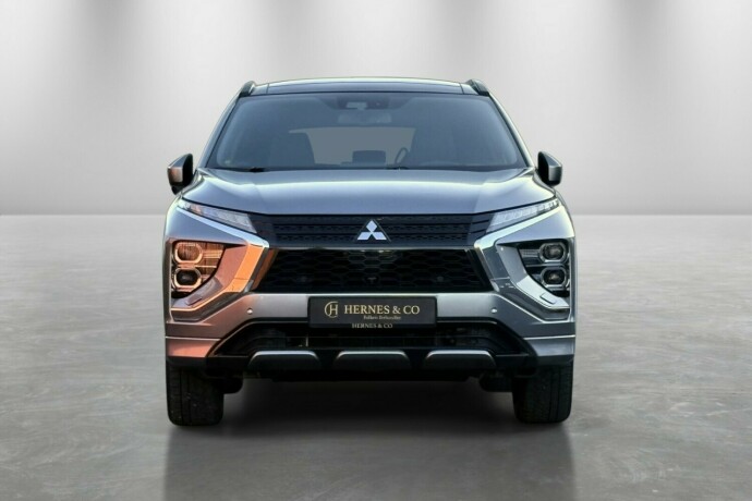 mitsubishi-eclipse-cross-elektrisitetbensin-2022-big-3