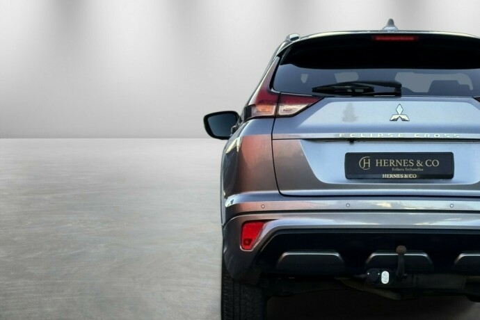 mitsubishi-eclipse-cross-elektrisitetbensin-2022-big-8