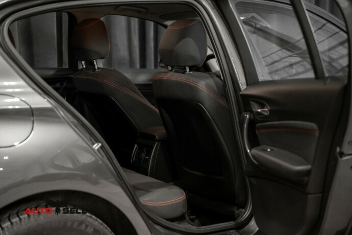 bmw-1-serie-bensin-2013-big-12