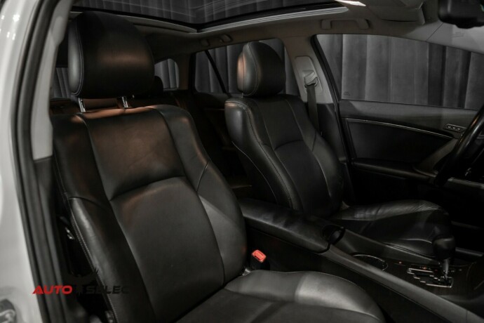 toyota-avensis-diesel-2009-big-19