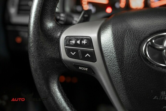 toyota-avensis-diesel-2009-big-30