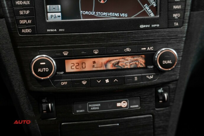 toyota-avensis-diesel-2009-big-37