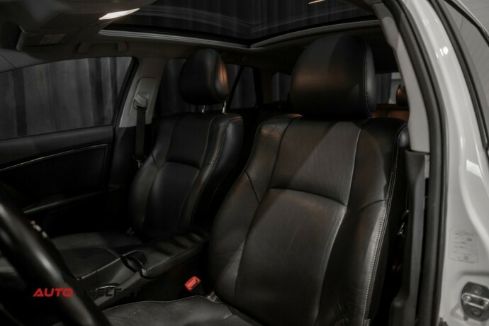 toyota-avensis-diesel-2009-big-25