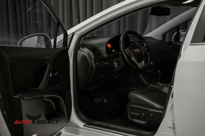 toyota-avensis-diesel-2009-big-20