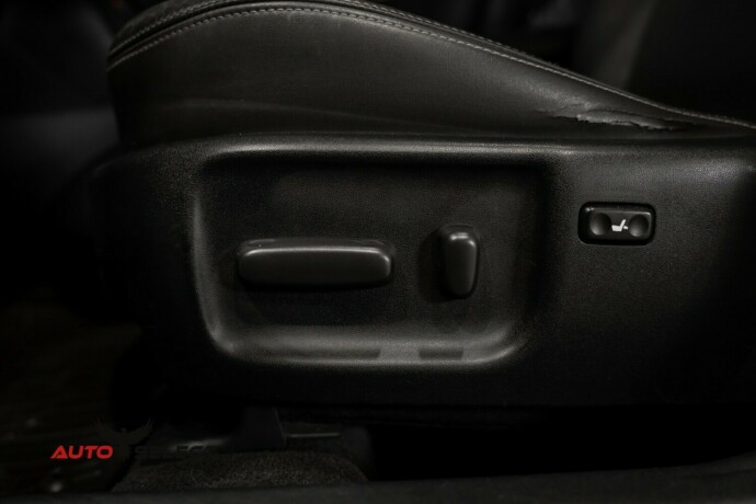 toyota-avensis-diesel-2009-big-23