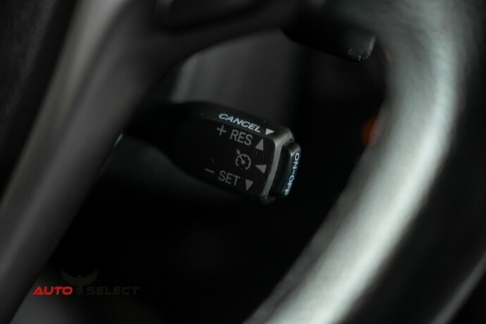 toyota-avensis-diesel-2009-big-34