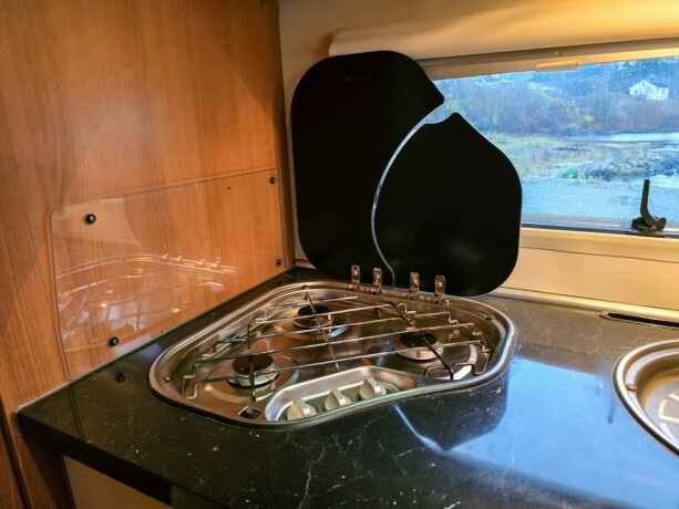 lmc-liberty-i-730-fukt-og-gasstest-diesel-2011-big-32