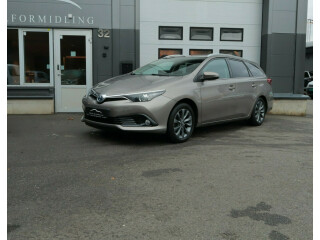 Toyota | Auris | Elektrisitet+bensin | 2015