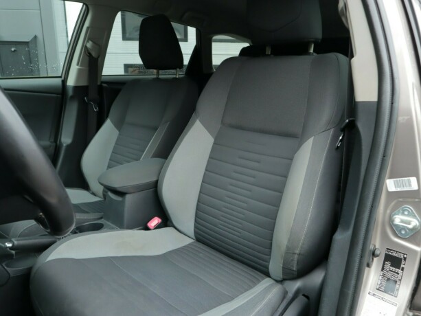 toyota-auris-elektrisitetbensin-2015-big-8