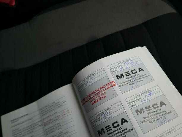 toyota-auris-elektrisitetbensin-2015-big-21