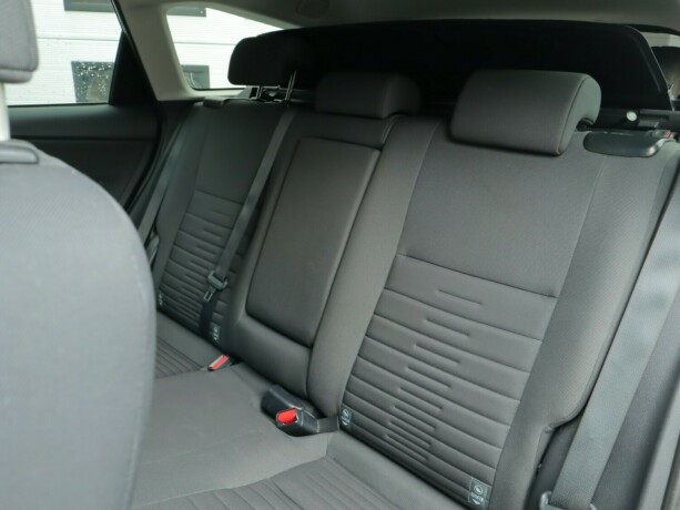 toyota-auris-elektrisitetbensin-2015-big-12