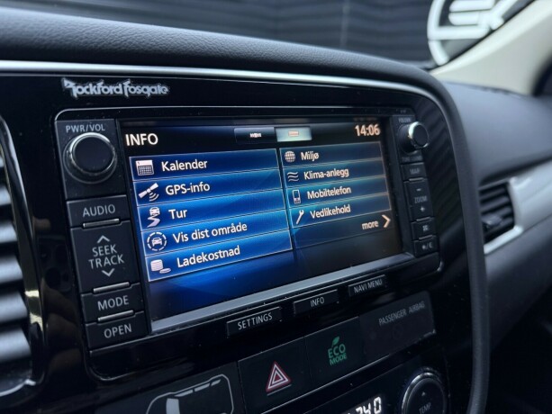 mitsubishi-outlander-elektrisitetbensin-2015-big-21