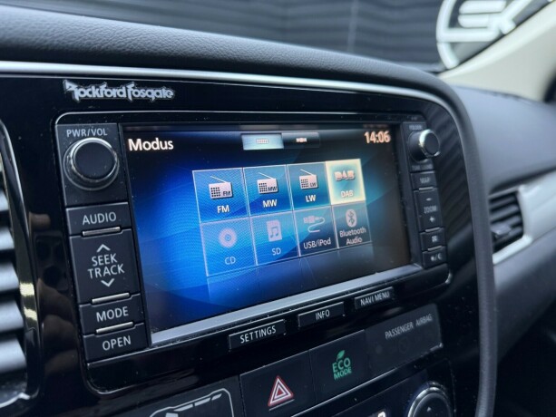 mitsubishi-outlander-elektrisitetbensin-2015-big-19