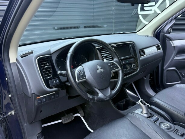 mitsubishi-outlander-elektrisitetbensin-2015-big-10