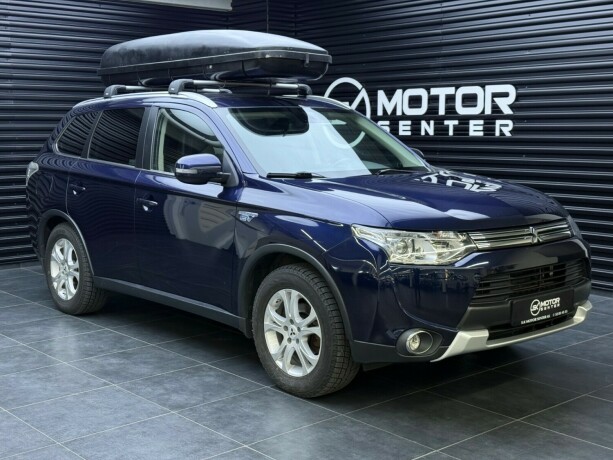 mitsubishi-outlander-elektrisitetbensin-2015-big-0