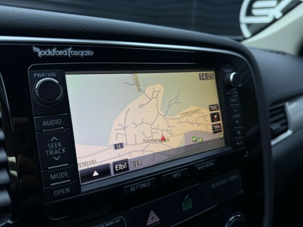 mitsubishi-outlander-elektrisitetbensin-2015-big-17