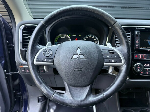 mitsubishi-outlander-elektrisitetbensin-2015-big-13