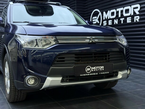 mitsubishi-outlander-elektrisitetbensin-2015-big-3