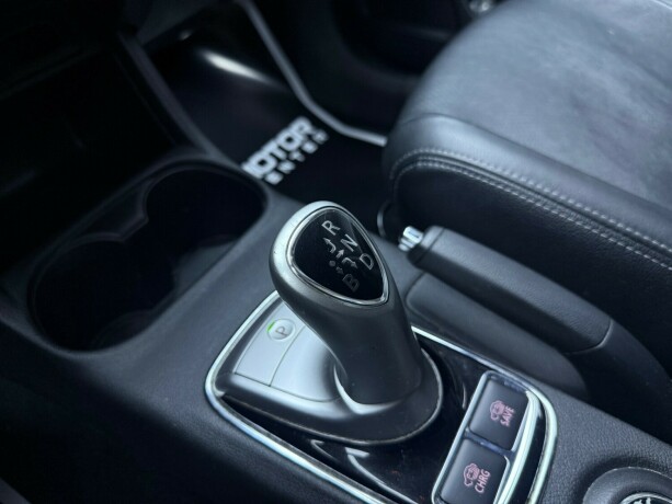 mitsubishi-outlander-elektrisitetbensin-2015-big-23