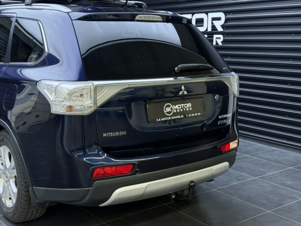 mitsubishi-outlander-elektrisitetbensin-2015-big-5