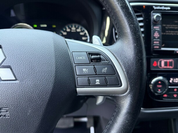 mitsubishi-outlander-elektrisitetbensin-2015-big-15