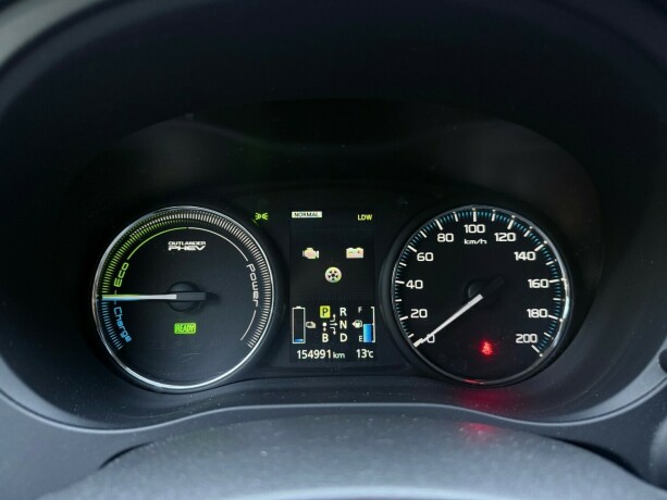 mitsubishi-outlander-elektrisitetbensin-2015-big-16