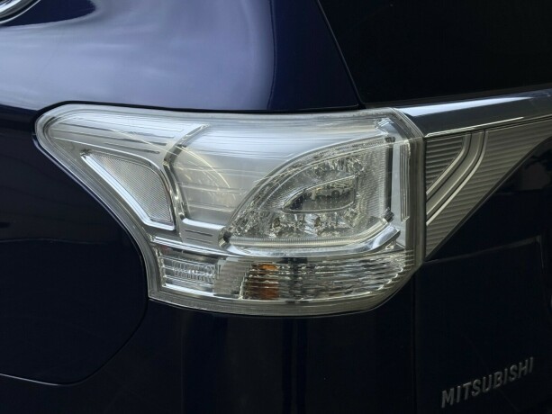 mitsubishi-outlander-elektrisitetbensin-2015-big-6