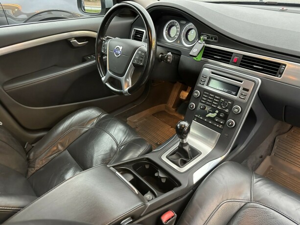 volvo-v70-diesel-2011-big-11