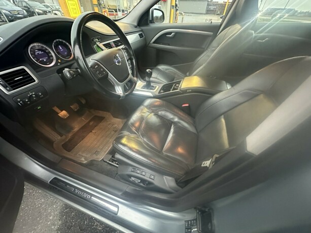 volvo-v70-diesel-2011-big-5